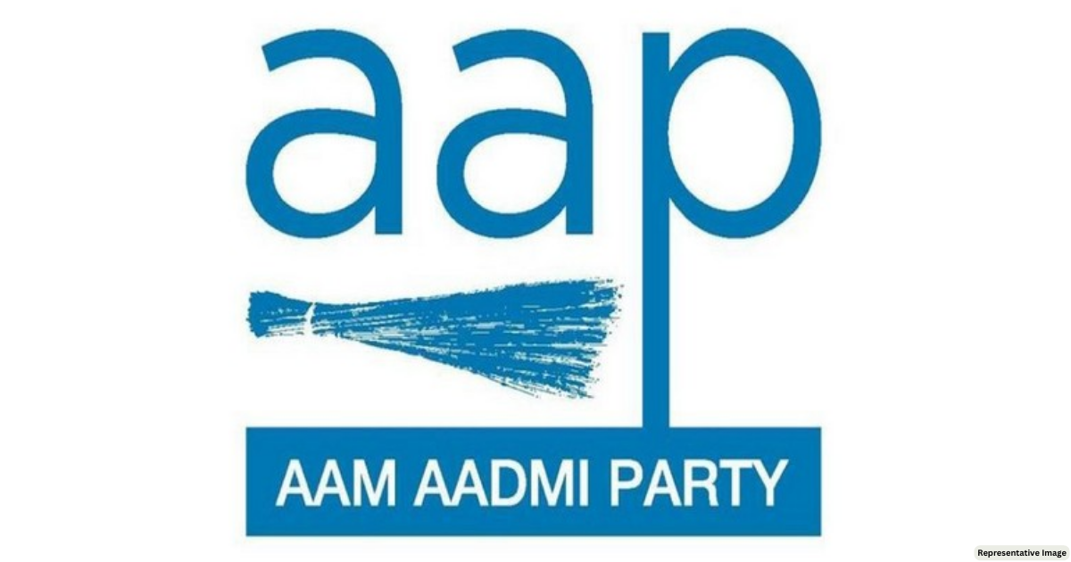 AAP to move EC against BJP over 'objectionable hoardings' against Kejriwal