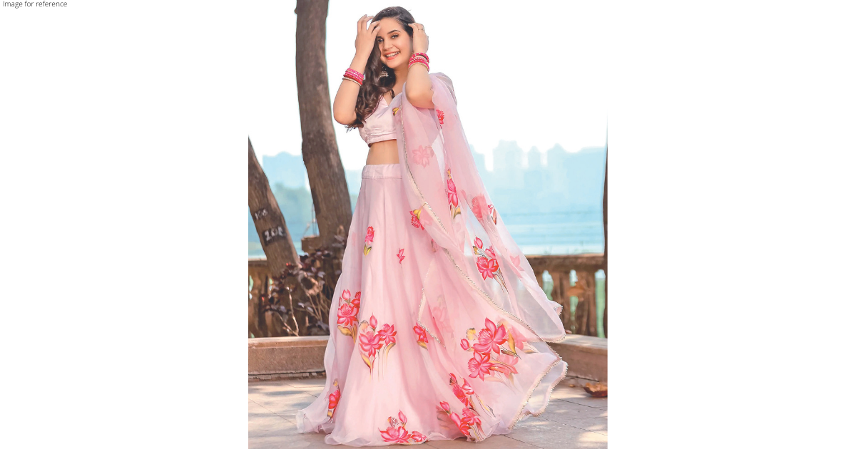 Raksha Bandhan 2023: 8 Ethnic Outfits From Kriti Sanon's Wardrobe Perfect  For Your Celebrations