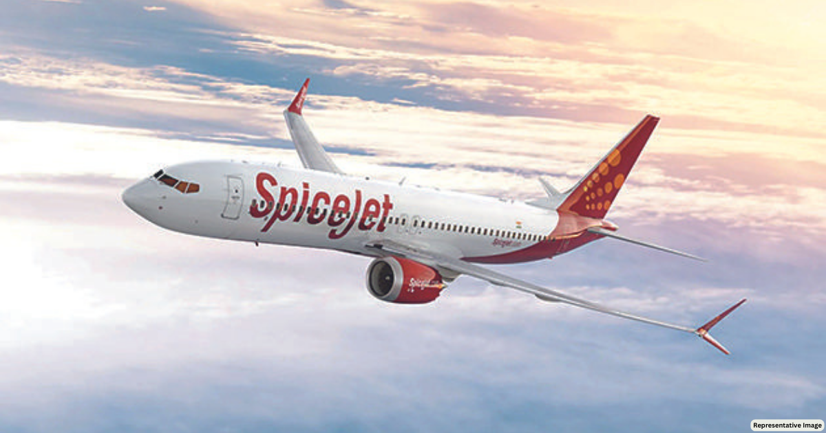 Flyers stuck for 3 hrs as SpiceJet plane suffers snag