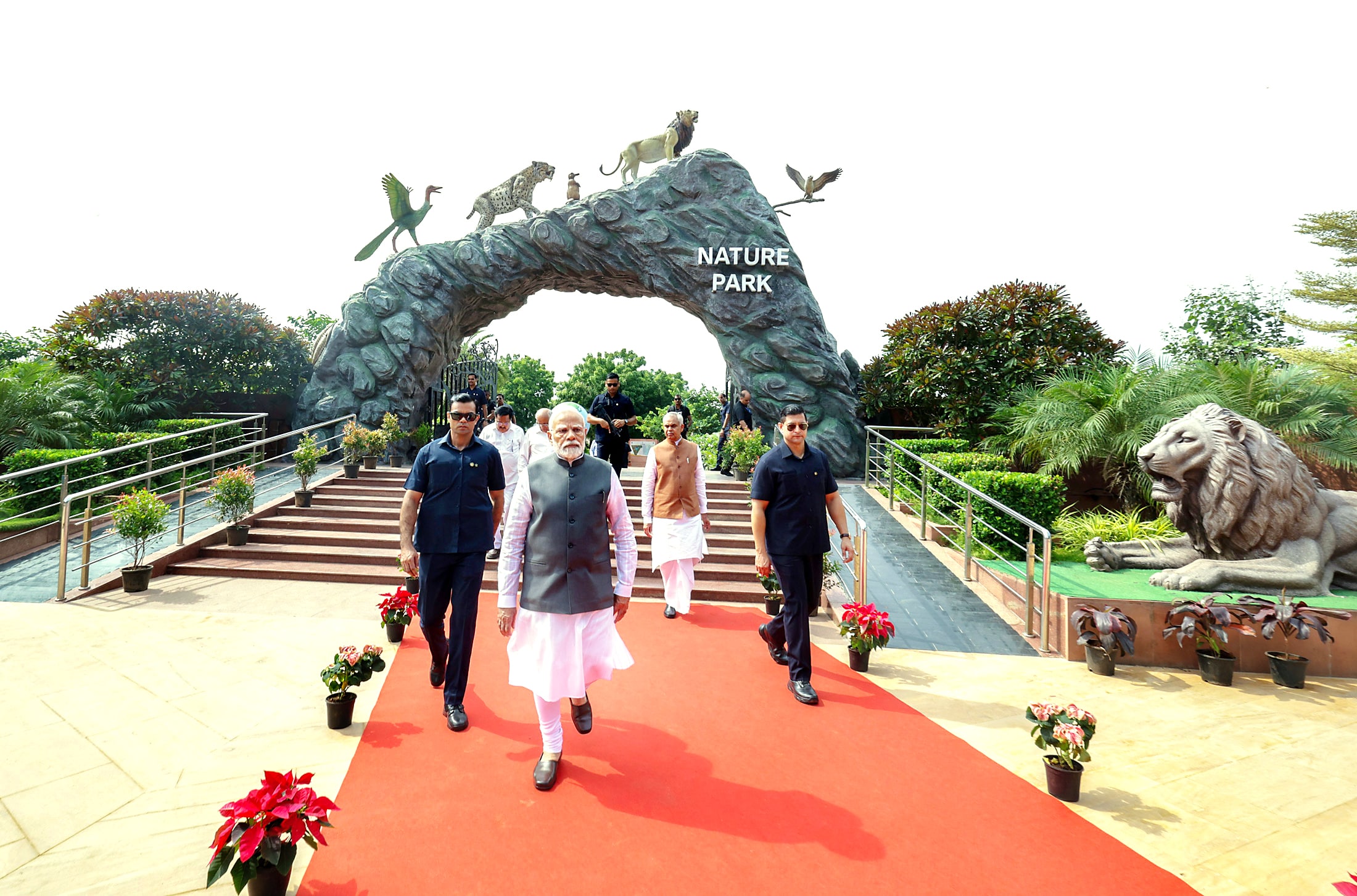Prime Minister Narendra Modi visits Nature Park. Also seen here are Acharya Devvrat, Bhupendra Patel, CR Paatil and others.