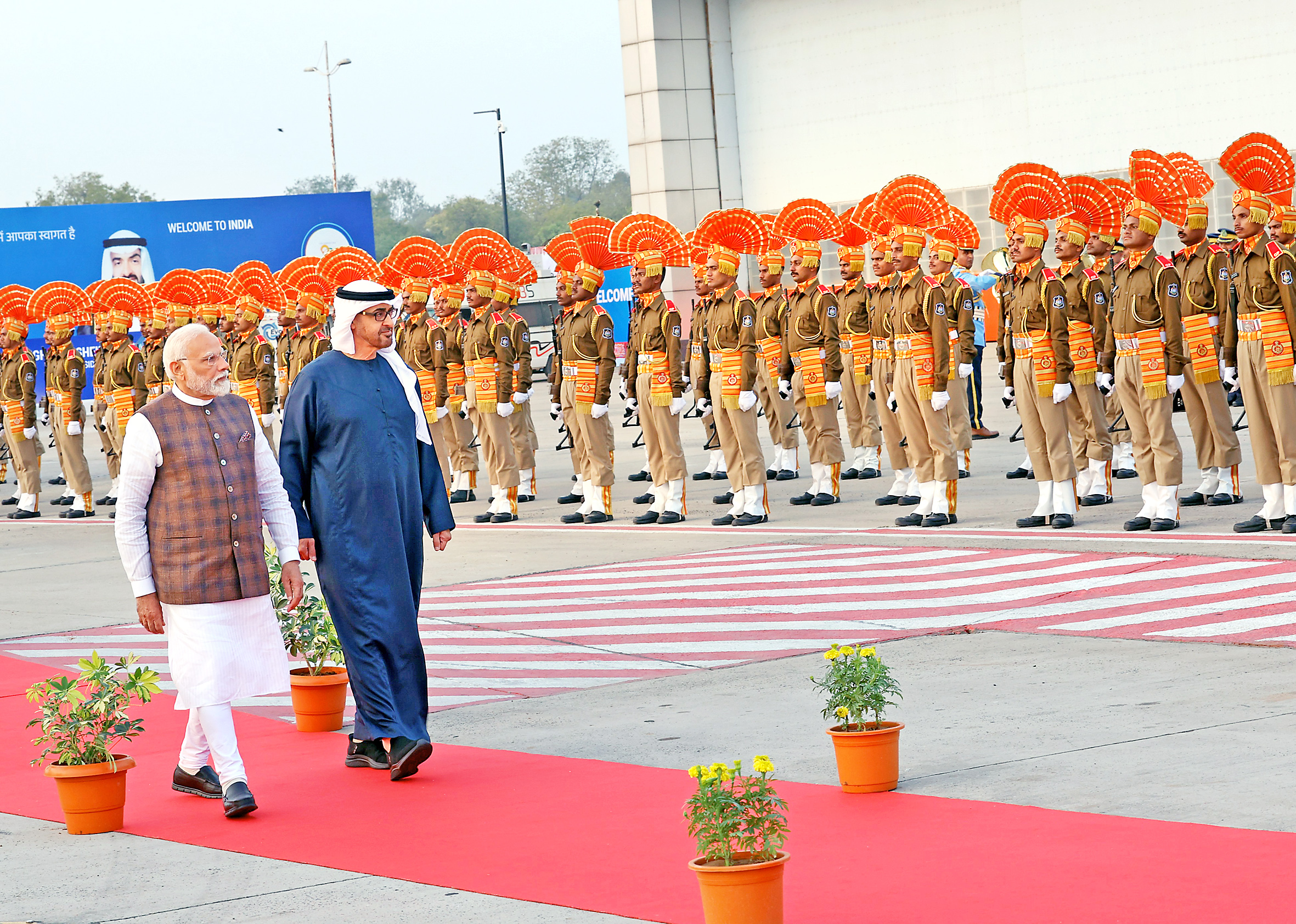 PM Modi receives UAE President Mohamed bin Zayed Al Nahyan.
