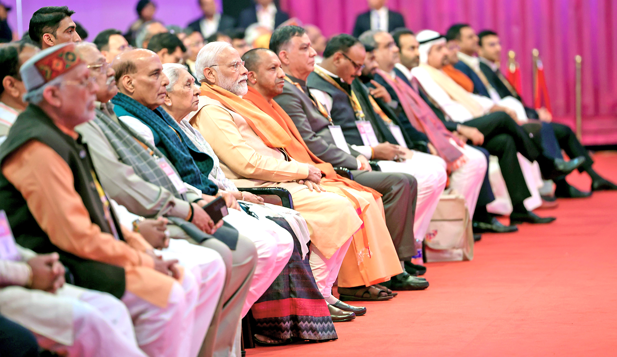 PM Modi with Rajnath Singh, Anandiben Patel, Yogi Adityanath and other dignitaries.