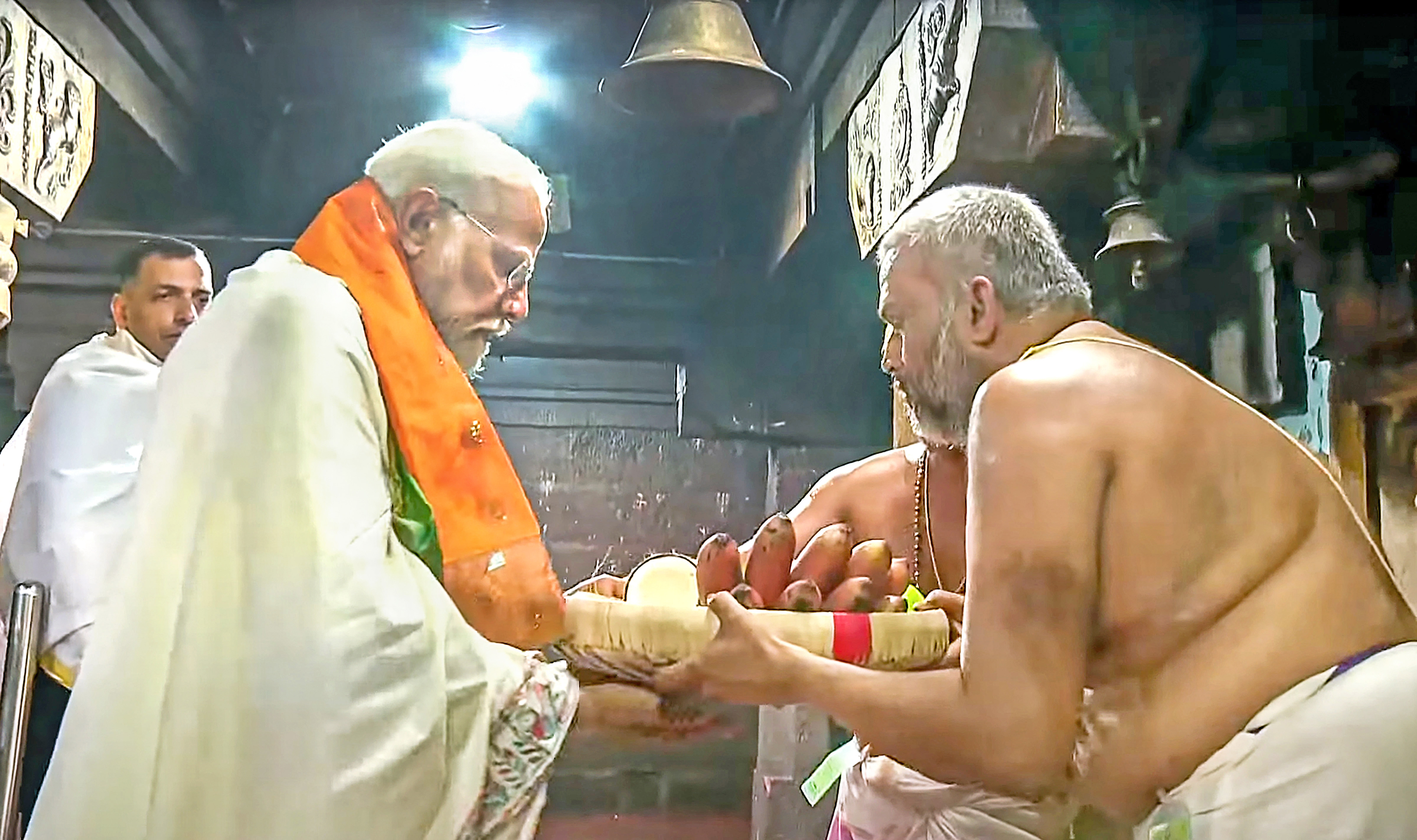 Modi visits Bhagavathy Amman Temple.